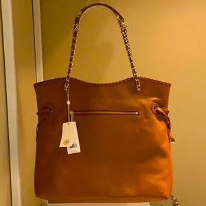 NWOT Tory Burch tan leather shoulder bag with gold chain strap